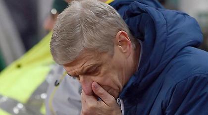 «Γιούχα» σε Βενγκέρ, προτροπές σε Κάμπελ (video)