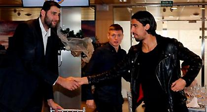 Δείπνησε στο «Μπερναμπέου» ο Μπουρούσης