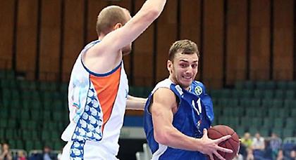 Πρόκριση για τρεις