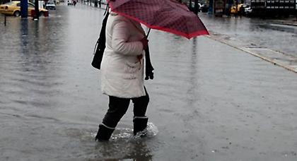 Σε ποιες περιοχές θα χτυπήσουν ισχυρές καταιγίδες τις επόμενες ώρες