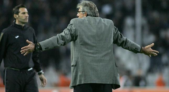 Διώχνει δύο για αρχή