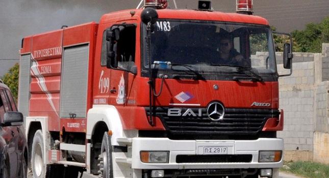 Πυρκαγιά σε εργοστάσιο με πλαστικά στο Λαύριο