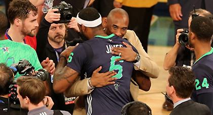 Υπόκλιση Λεμπρόν σε Κόμπι