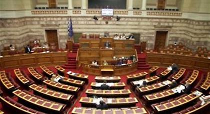 Σε υψηλούς τόνους η συζήτηση στη Βουλή για το νέο ΕΣΠΑ