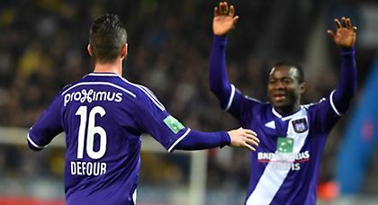 Πλησίασε και περιμένει…