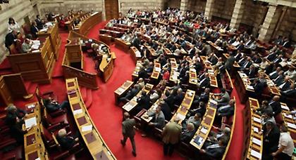 Mπούμερανγκ γυρνάνε οι καταγγελίες για χρηματισμούς