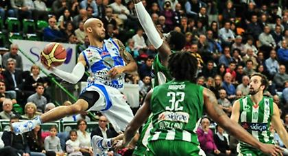 Με άνεση η Σάσαρι