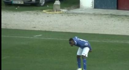 Έδειξε τα οπίσθιά του στους οπαδούς και αποβλήθηκε (video)