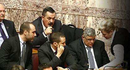 Απίστευτες προκλήσεις από τη Χρυσή Αυγή (video, pics)