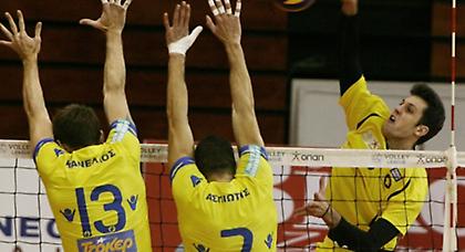 Σφίγγει η… θηλιά  για την ΑΕΚ