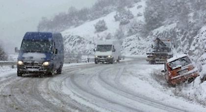 Εγκλωβισμένα αυτοκίνητα στη σήραγγα Αρτεμισίου
