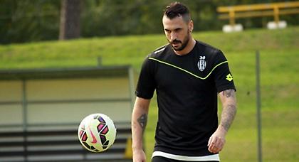 «Ενδιαφέρουσα η ΑΕΚ για Αλμέιδα»