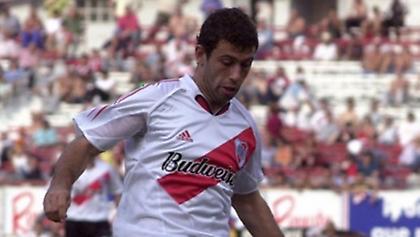 Μασεράνο: «Να αποσυρθώ με τη φανέλα της Ρίβερ»