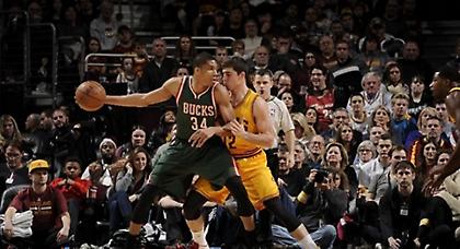 Έλειπε ο Λεμπρόν, χόρευε ο Γιάννης