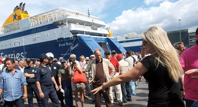 Δεμένα τα πλοία σε Πειραιά, Λαύριο και Ραφήνα
