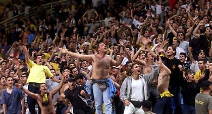 Οταν οι ΑΕΚτζήδες πήγαιναν στο ΣΕΦ (video)