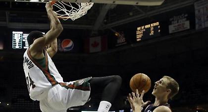 Κλέβει καρδιές καθημερινά ο Αντετοκούνμπο