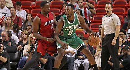 Στο στόχαστρο των Γκρίζλις οι Ντενγκ, Γκριν