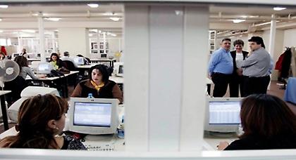 Στον «πάγο» 4.500 απολύσεις στο Δημόσιο