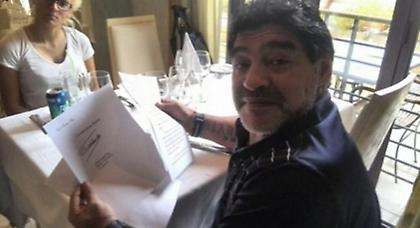 Με επιστολή στον Μαραντόνα ο Κάστρο διαψεύδει τον θάνατό του