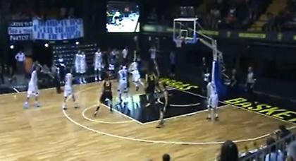 Νικητήριο καλάθι στα «τυφλά»! (video)