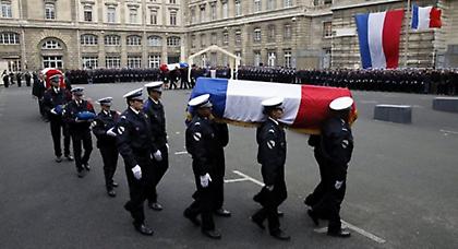 Ολάντ: Ολη η Γαλλία μοιράζεται τον πόνο σας