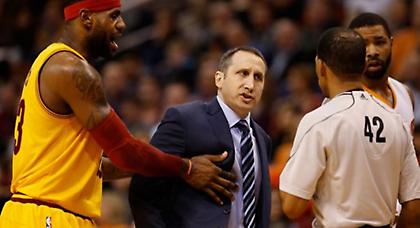 ΛεΜπρον: «Απλά προστάτευσα τον προπονητή μου»