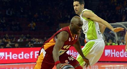 Στην Καζέρτα ο Ντόμερκαντ