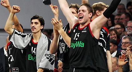 Τυφώνας Μπάγερν