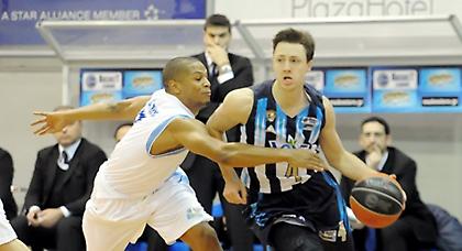 Πίνουν… Water(s) στο όνομά του!