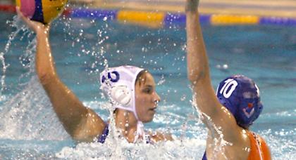 Πρόκριση και ελληνικό ντέρμπι για κορυφή