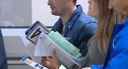 Επιστρέφονται οι πινακίδες για τις εκλογές