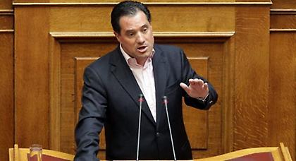 Γκαζάκια στο βιβλιοπωλείο του Άδωνι Γεωργιάδη