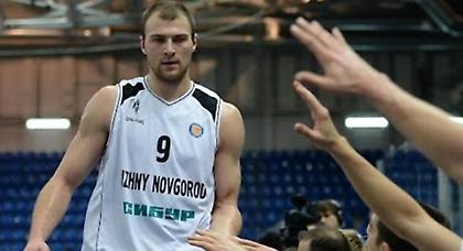 Τους… έβαλε στα καλάθια και το σήκωσε