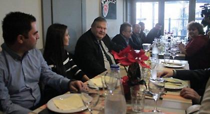 Χαλαρώνουν οι πολιτικοί αρχηγοί λίγο πριν την εκλογική μάχη