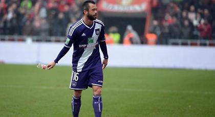 «Κοκκίνισε» το ντέρμπι