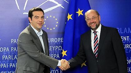 Σουλτς προς Τσίπρα: Θα κάνω ό,τι περνά απ' το χέρι μου για να βρεθεί αμοιβαία λύση