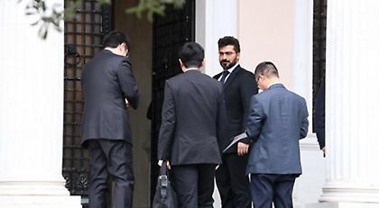 Η αιφνίδια επίσκεψη του κινέζου πρέσβη στο Μαξίμου