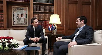 Τσίπρας σε Ντάισελμπλουμ: Δεν θέλουμε ελλείμματα - Πρέπει να αντιμετωπίσουμε την ανθρωπιστική κρίση