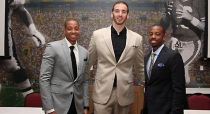 Κουφός: «Τι σας ταΐζουν εκεί στην Κίνα»;