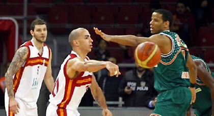 Συνήλθε από τη… σφαλιάρα στο ΟΑΚΑ