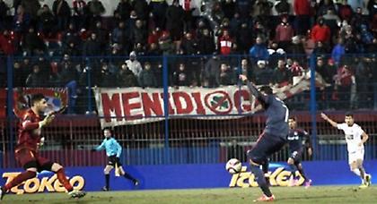 Πέντε κι ακόμα δεν έβαλε ταχύτητα