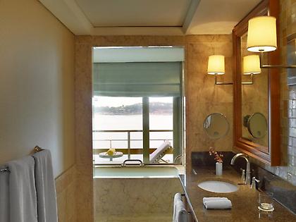 Αποδράστε και γιορτάστε την Ημέρα του Αγίου Βαλεντίνου στη μαγευτική Βουλιαγμένη και στο Astir Palac