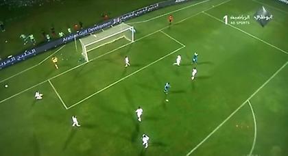 Έκανε… κατακόρυφο σε κόρνερ! (video)