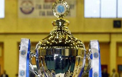 Φαβορί και αουτσάιντερ