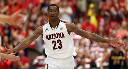 Η αγκαλιά του χωράει πολλές… (pic)