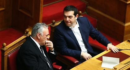 Δεν έφταναν οι καρέκλες για τους Υπουργούς του Τσίπρα