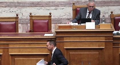 Έκτακτη συνάντηση Δραγασάκη - Στουρνάρα