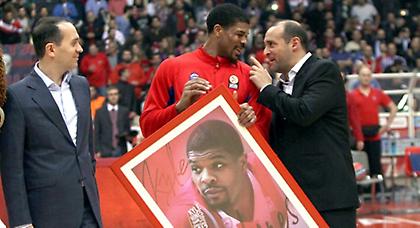 Δεν άφηναν τον Χάινς να φύγει!