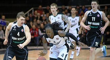 Με το… ζόρι η Νίζνι!